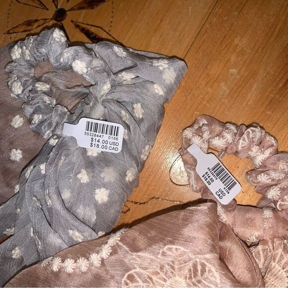 NWT Urban Outfitters Hair Tie Bundle - Picture 4 of 4